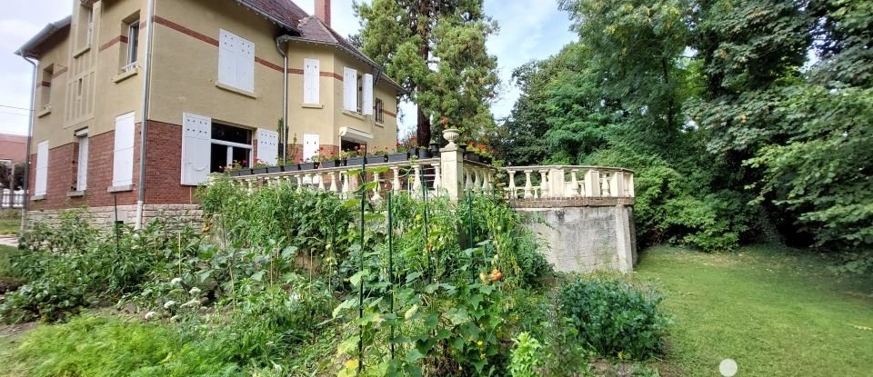 Mansion 7 rooms of 224 m² in Saint-Just-en-Chaussée (60130)