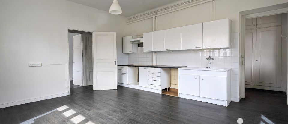 Demeure 5 pièces de 165 m² à Rillieux-la-Pape (69140)