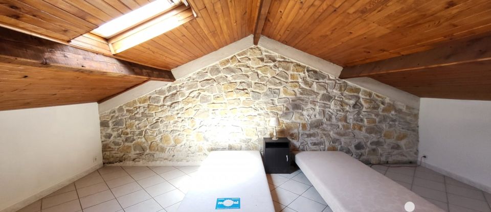 Maison traditionnelle 5 pièces de 215 m² à Nîmes (30000)