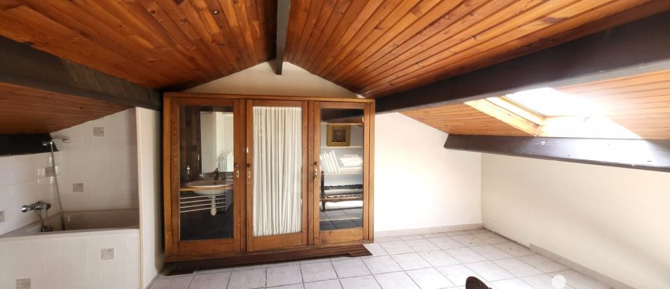 Maison traditionnelle 5 pièces de 215 m² à Nîmes (30000)