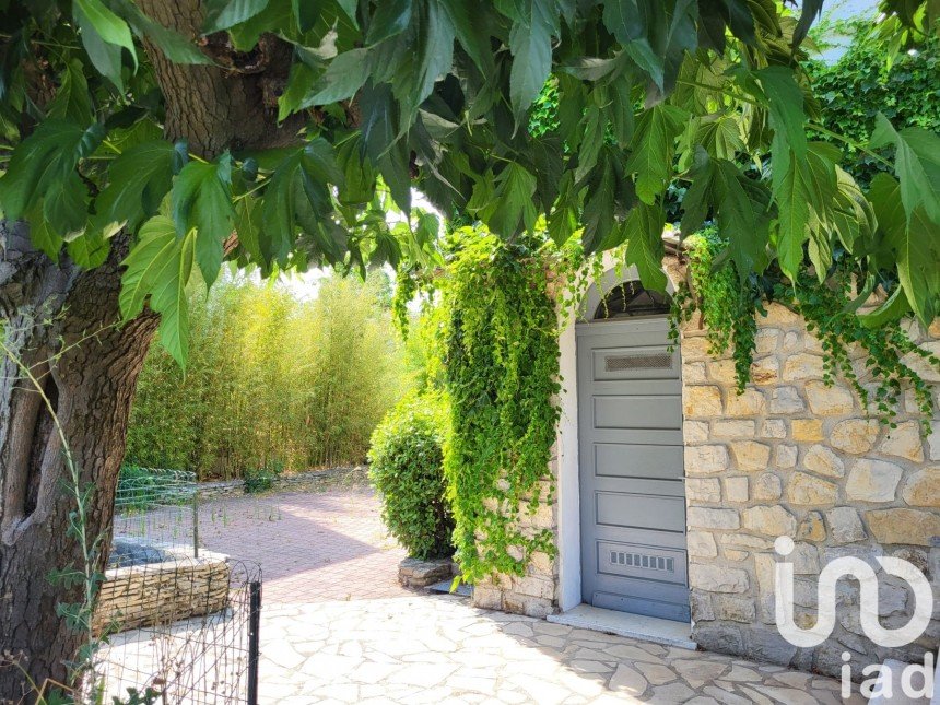 Maison traditionnelle 5 pièces de 215 m² à Nîmes (30000)