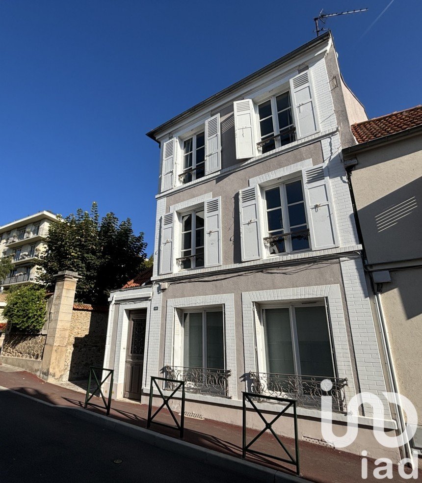 Maison de ville 7 pièces de 155 m² à Garches (92380)