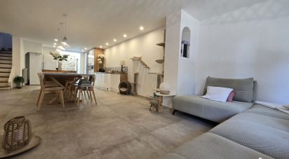 Maison 10 pièces de 190 m² à Sanary-sur-Mer (83110)