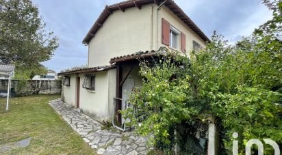 Traditional house 6 rooms of 143 m² in Médis (17600)