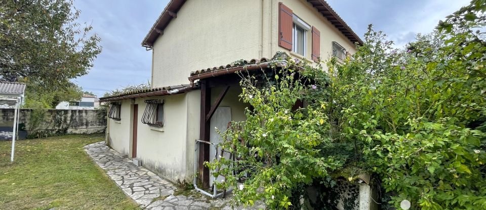 Traditional house 6 rooms of 143 m² in Médis (17600)