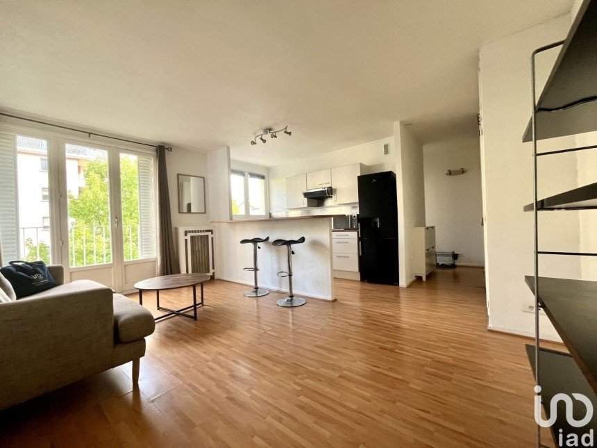 Appartement 2 pièces de 43 m² à Le Kremlin-Bicêtre (94270)