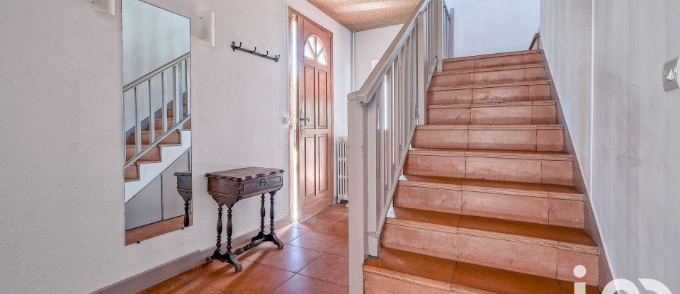 Traditional house 6 rooms of 138 m² in Villeneuve-Saint-Denis (77174)