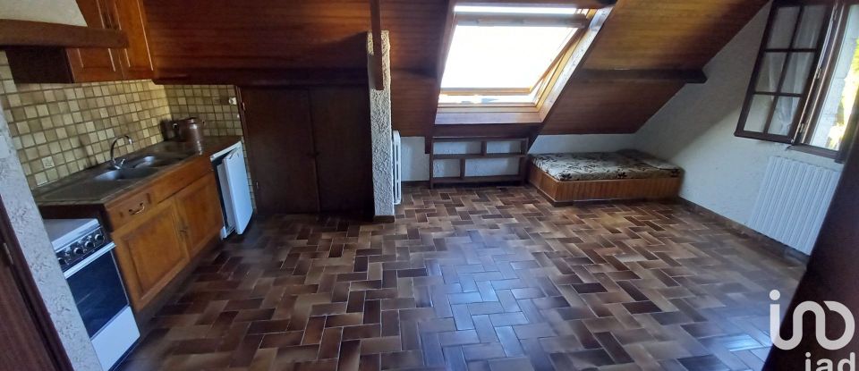 Maison 9 pièces de 192 m² à Trélévern (22660)