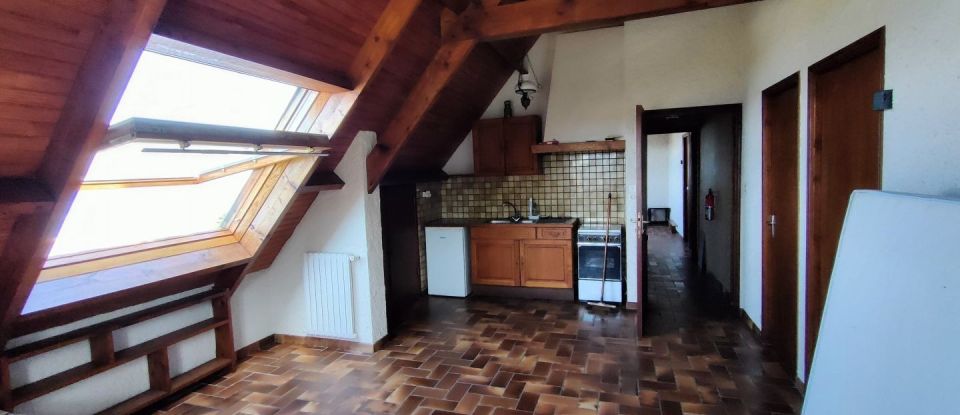 Maison 9 pièces de 192 m² à Trélévern (22660)