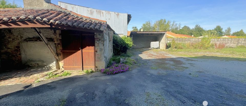 Maison traditionnelle 6 pièces de 153 m² à Saint-Maurice-le-Girard (85390)