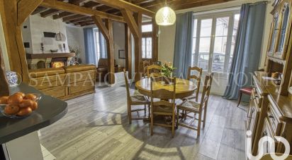 Town house 6 rooms of 126 m² in Puiseaux (45390)