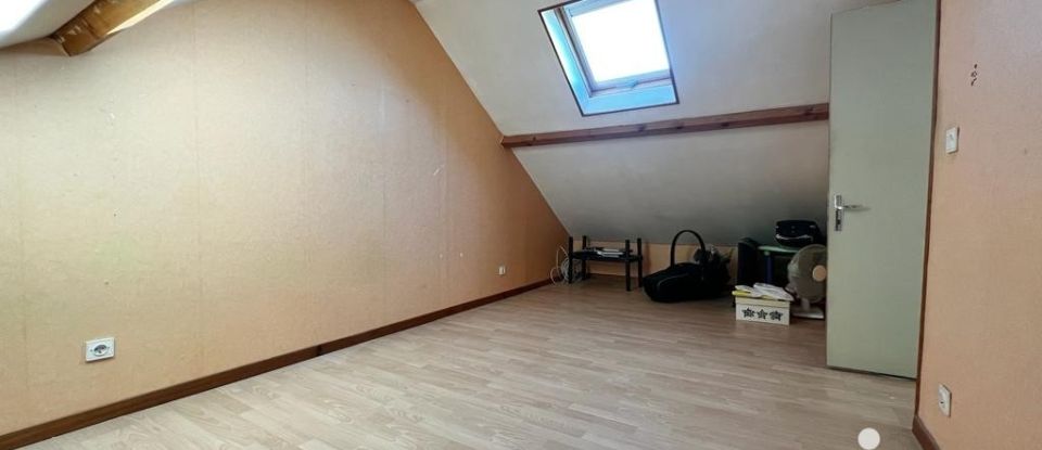 House 6 rooms of 121 m² in Pierre-Levée (77580)