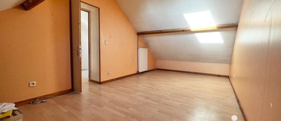 House 6 rooms of 121 m² in Pierre-Levée (77580)