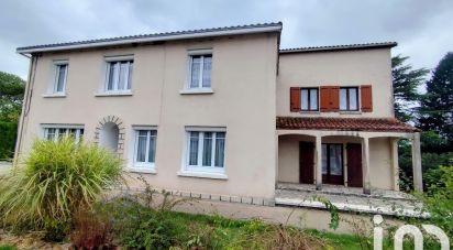 Maison 7 pièces de 170 m² à Clessé (79350)