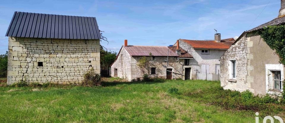 Maison 8 pièces de 195 m² à Roiffé (86120)