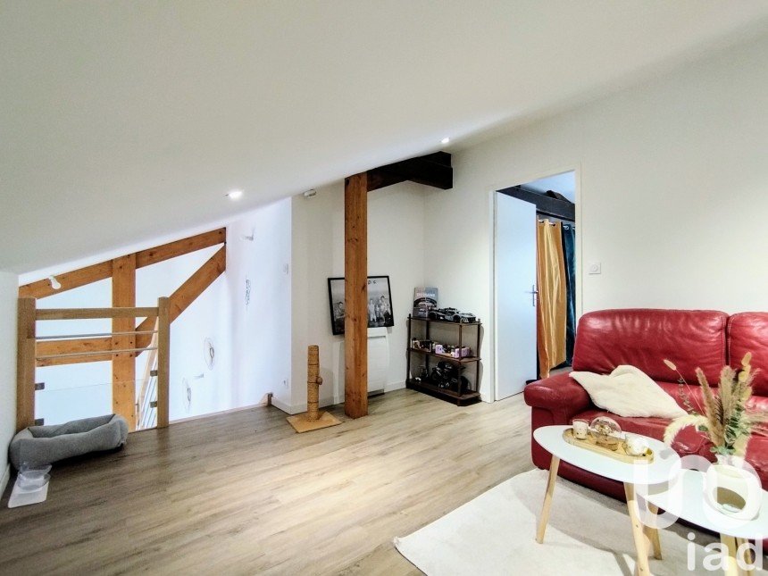 Duplex 2 rooms of 44 m² in La Roche-sur-Yon (85000)