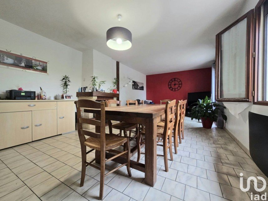 Maison 6 pièces de 135 m² à Selles (27500)