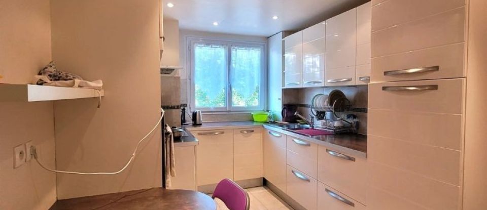 Appartement 4 pièces de 79 m² à Suresnes (92150)