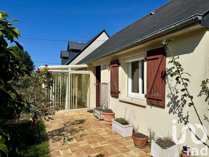 Traditional house 3 rooms of 74 m² in Dinard (35800)