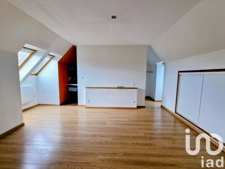 Pavilion 7 rooms of 141 m² in Saint-Venant (62350)