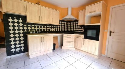 House 7 rooms of 130 m² in Maintenon (28130)