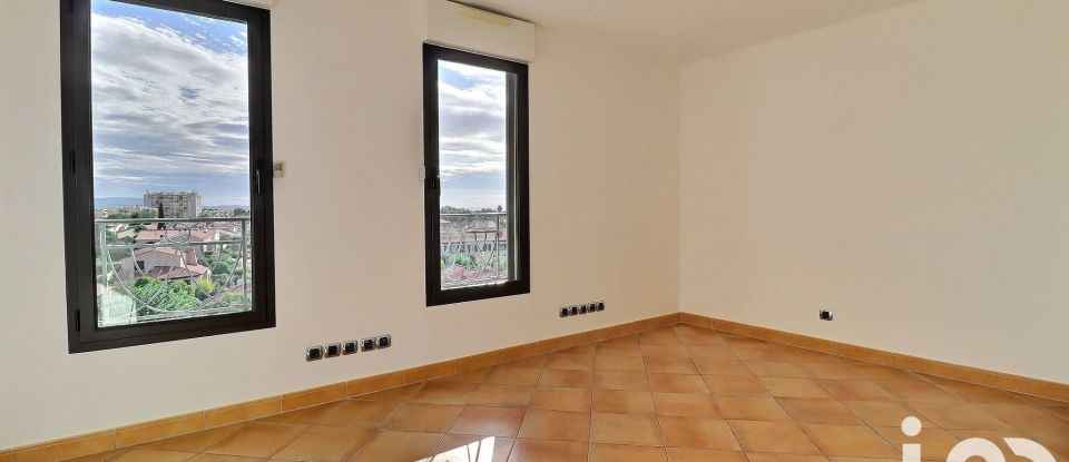 Appartement 4 pièces de 105 m² à Hyères (83400)