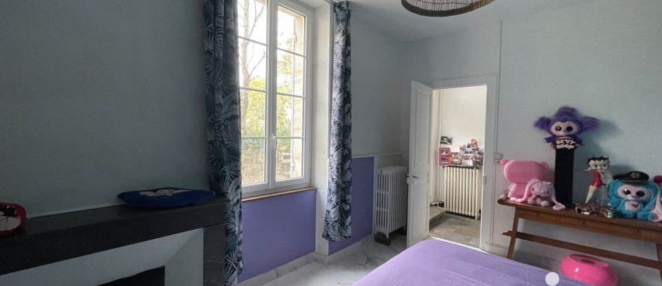 Town house 11 rooms of 280 m² in Saint-Genis-de-Saintonge (17240)