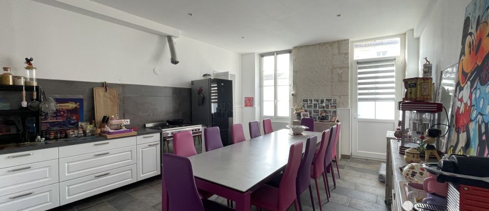 Town house 11 rooms of 280 m² in Saint-Genis-de-Saintonge (17240)