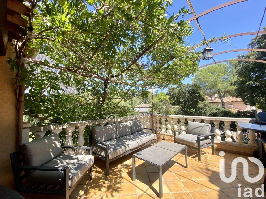 House 6 rooms of 128 m² in Fréjus (83600)