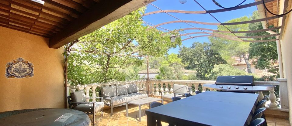 House 6 rooms of 128 m² in Fréjus (83600)