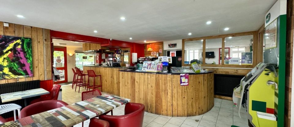 Brasserie-type bar of 220 m² in Chalais (16210)