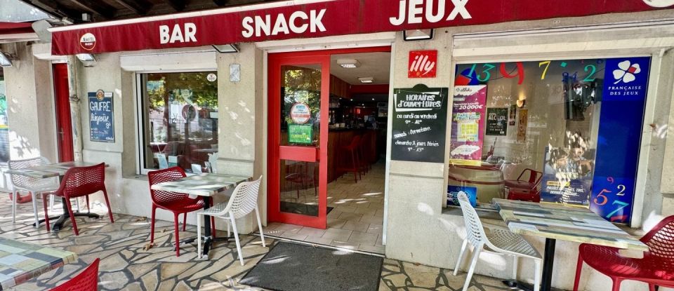 Brasserie-type bar of 220 m² in Chalais (16210)