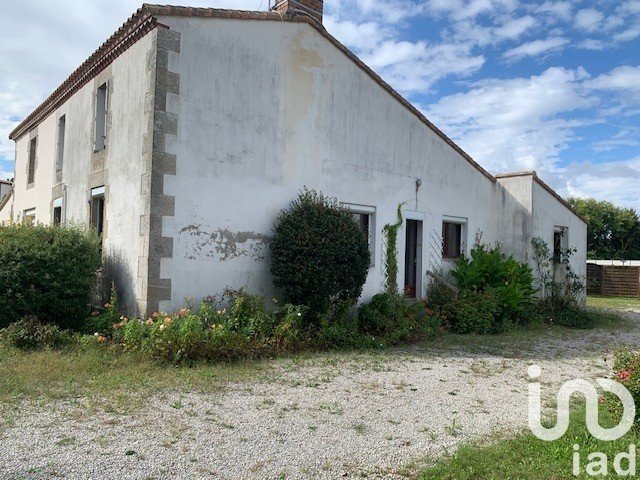 Maison traditionnelle 6 pièces de 102 m² à Saint-Denis-la-Chevasse (85170)