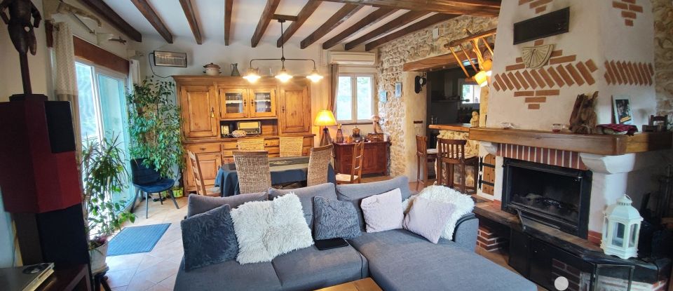 Longere 6 rooms of 128 m² in Santranges (18240)