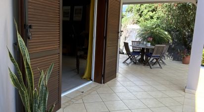 House 4 rooms of 171 m² in Sainte-Suzanne (97441)