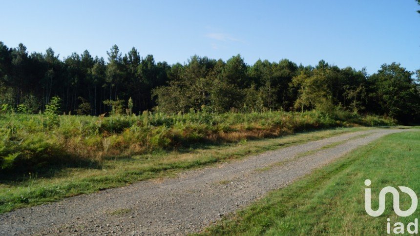 Agricultural land of 10,990 m² in Guécélard (72230)