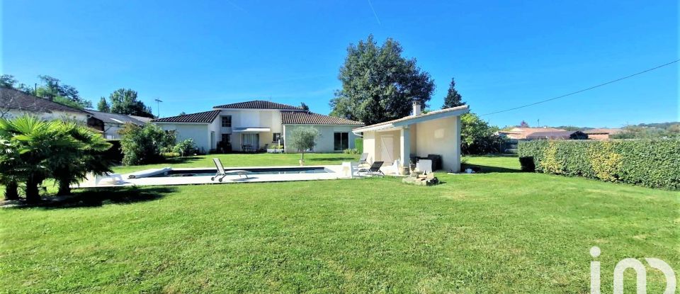 Maison traditionnelle 6 pièces de 157 m² à Moissac (82200)