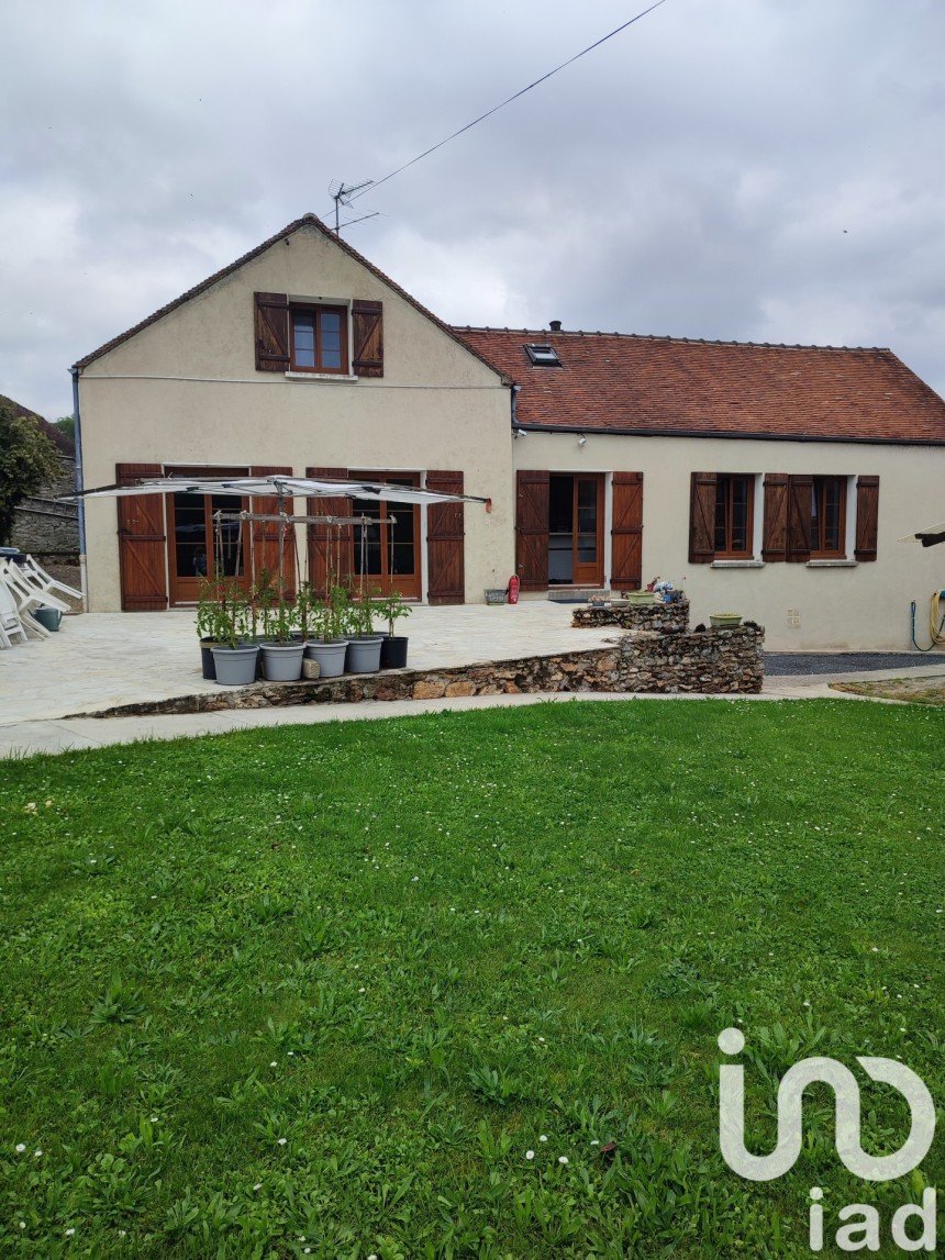 Maison de campagne 5 pièces de 120 m² à Saint-Loup-de-Naud (77650)