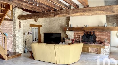 Longere 8 rooms of 213 m² in Saint-Caprais (18400)