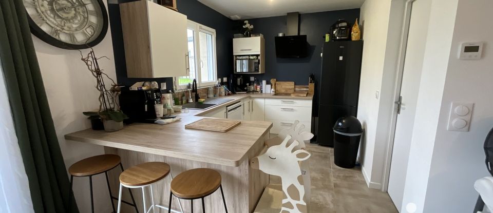 Maison 5 pièces de 82 m² à Roches-Prémarie-Andillé (86340)