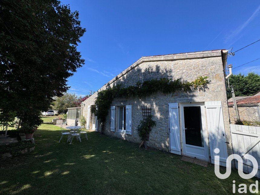 Village house 6 rooms of 124 m² in Port-d'Envaux (17350)