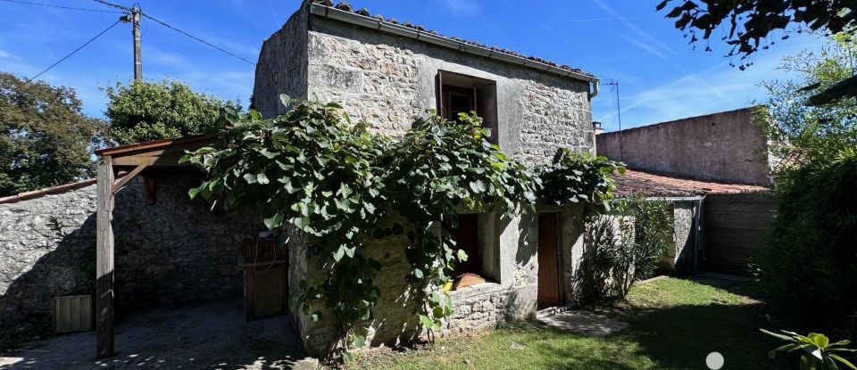 Village house 6 rooms of 124 m² in Port-d'Envaux (17350)