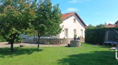 House 5 rooms of 109 m² in Le Cheix (63200)