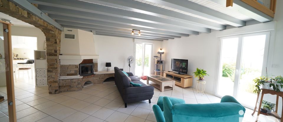 Maison traditionnelle 5 pièces de 197 m² à Carquefou (44470)