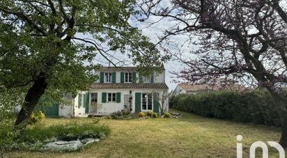 Traditional house 7 rooms of 150 m² in Ars-en-Ré (17590)