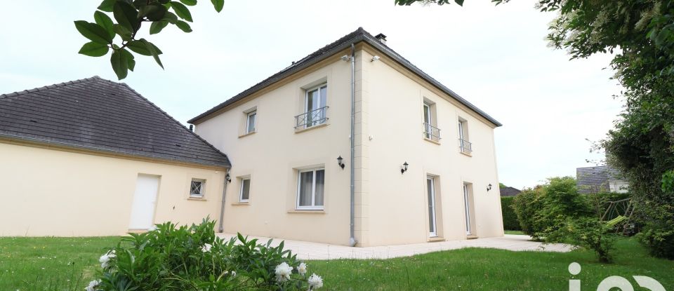 Maison traditionnelle 8 pièces de 278 m² à Saint-Rémy-lès-Chevreuse (78470)