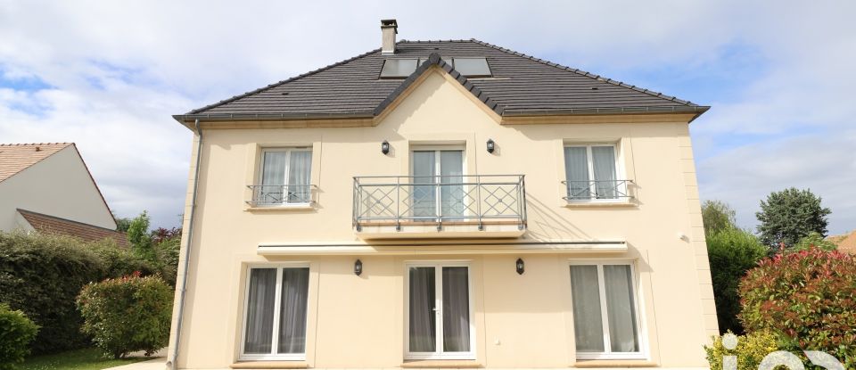 Traditional house 8 rooms of 278 m² in Saint-Rémy-lès-Chevreuse (78470)