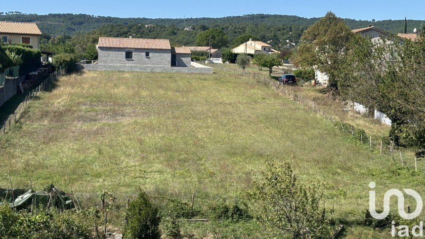 Land of 2,693 m² in Saint-Étienne-de-Fontbellon (07200)