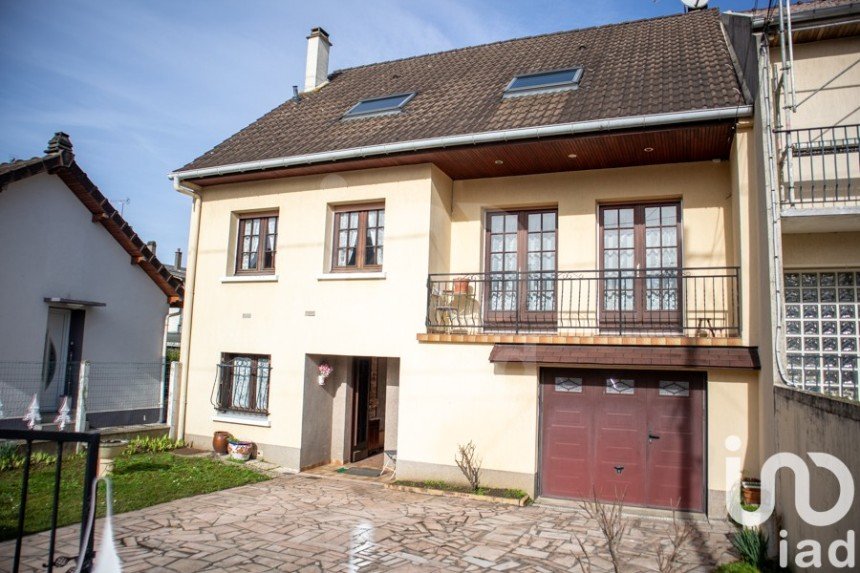 Traditional house 8 rooms of 172 m² in Pontault-Combault (77340)