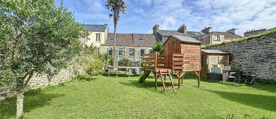 Maison 7 pièces de 245 m² à Cherbourg-en-Cotentin (50120)